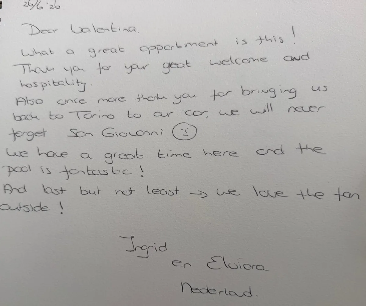 Eine Widmung im Gästebuch von Dimore, 26. Juni 2026: «Dear Valentina, What a great appartment is this! Thank you for your geat welcome and hospitality. … We have a great time here and the pool is fantastic! And last but not least → we love the fan outside!» — Ingrid en Elviera, Nederland